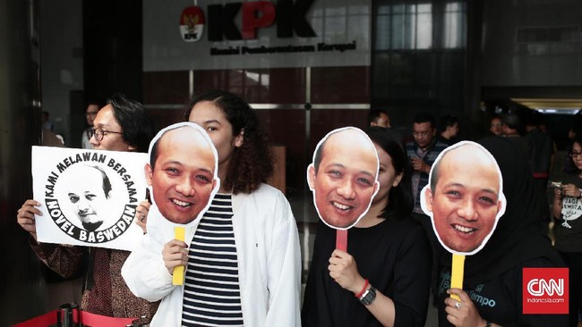 KPK akan membentuk tim independen jika Presiden Jokowi menyatakan membutuhkan tim untuk mengungkap serangan terhadap Novel Baswedan.