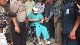 Air Keras Masuk ke Mata, Novel Pindah ke Jakarta Eye Center