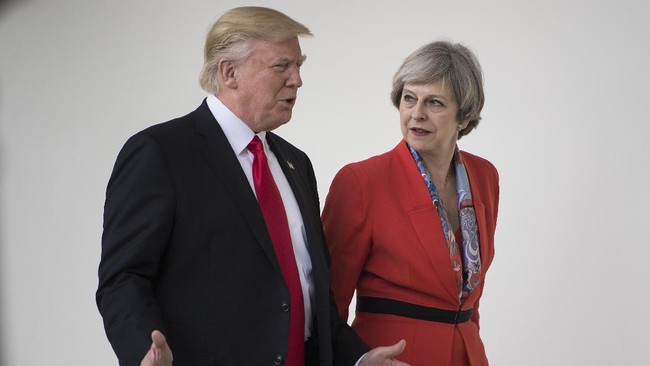 Trump dan Theresa May melihat celah kesempatan untuk meyakinkan Rusia agar menghentikan dukungan terhadap Assad setelah muncul dugaan pemakaian senjata kimia.