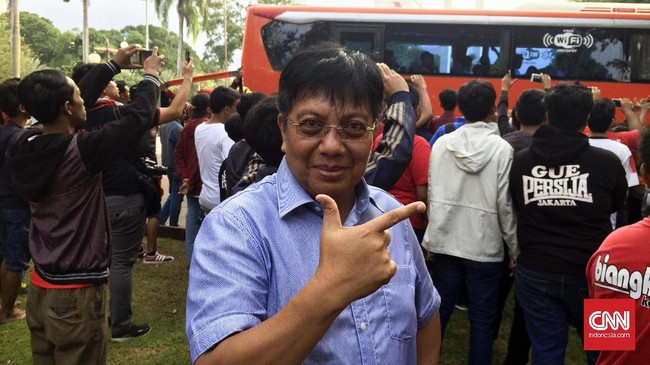 Direktur Utama Persija Jakarta Gede Widiade memastikan bahwa Ivan Kolev bersedia untuk melatih Persija Jakarta pada musim kompetisi 2019.