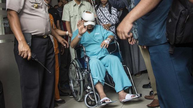 DPR Minta Polri Beri Pengamanan Khusus untuk Penyidik KPK Insiden penyiraman air keras pada Novel Baswdan diharapkan jadi pelajaran berharga bagaimana besarnya risiko yang ditanggung penyidik KPK.