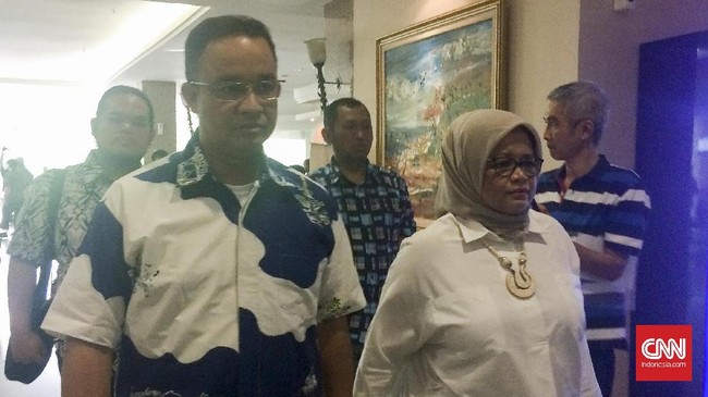 Anies menyampaikan kepada keluarga Novel agar tak bersedih, namun bangga karena berhasil mendidik Novel sebagai garda terdepan pemberantas korupsi.