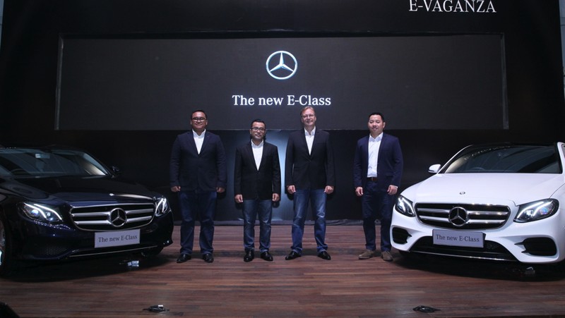 Perusahaan otomotif kelas dunia, Mercedes-Benz, terus berkomitmen menghadirkan kendaraan yang elegan, nyaman, dan aman.