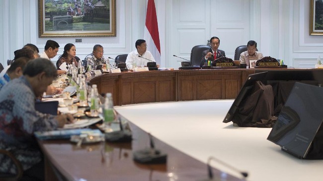 Para menteri Kabinet Kerja masih mengkaji kecocokan janji kartu prakerja dengan target penurunan angka pengangguran dan peningkatan kualitas SDM di RAPBN 2020