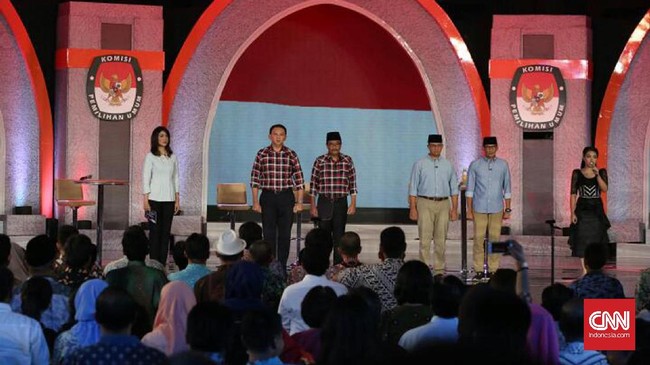 Nelayan berkesempatan bertanya di debat Pilkada. Mereka mempertanyakan komitmen calon pemimpin Jakarta pada peningkatan kesejahteraan dan reklamasi.