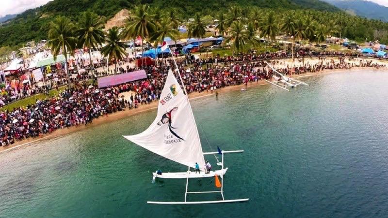 Pemandangan berbeda terlihat di Pelabuhan Residen, Ternate.