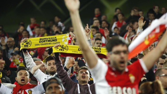 Bom meledak yang terjadi beberapa saat jelang duel membuat pertandingan Borussia Dortmund lawan AS Monaco ditunda.