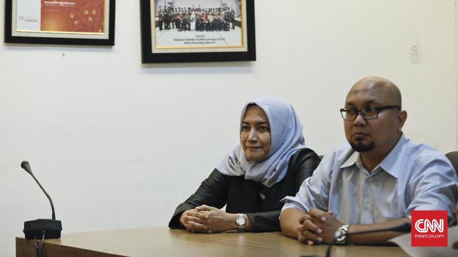 Komisioner KPU Pramono Ubaid Tanthowi mengatakan perombakan jabatan dilakukan dalam waktu dekat melalui rapat pleno.