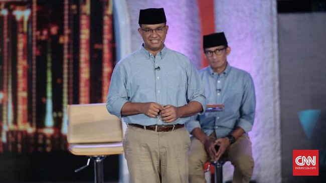 Pasangan Anies Baswedan dan Sandiaga Uno menyatakan dua hal berbeda tentang jumlah nelayan di Jakarta. Namun, keduanya diduga menyebutkan hal yang tak tepat.