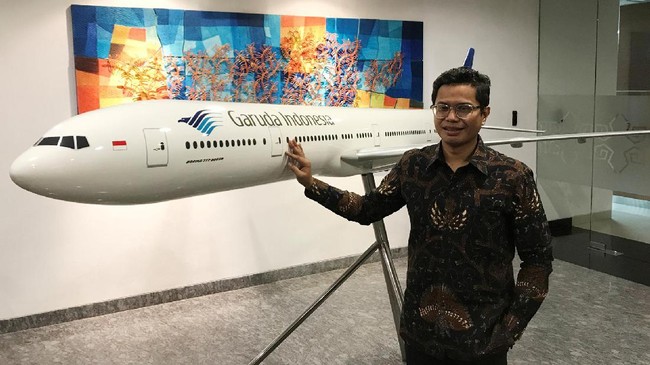 Menteri Badan Usaha Milik Negara Rini Soemarno ingin maskapai tersebut bisa memperkuat diri untuk menghadapi kompetisi domestik maupun internasional.