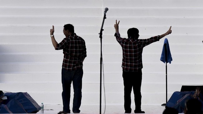 Calon wakil gubernur Djarot Saiful Hidayat mengucapkan selamat atas keunggulan Anies Baswedan-Sandiaga Uno.