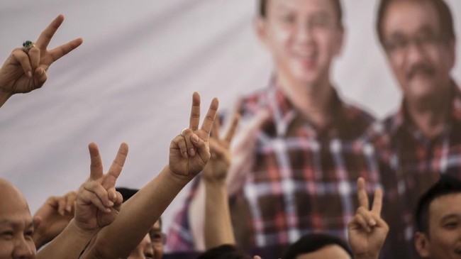 Survei dari SPIN menunjukkan bahwa mayoritas masyarakat ingin gubernur baru yang bisa melanjutkan kinerja Ahok.