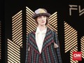 Mengintip di Balik Layar Aksi 'Lekat' di London Fashion Week
