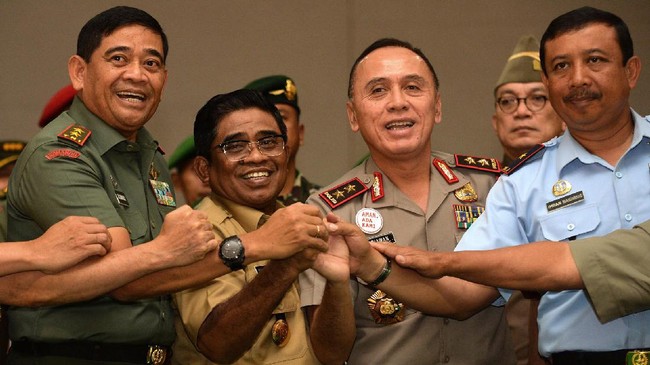 Aparat gabungan akan menindak tegas tiap orang yang melakukan intimidasi, politik uang, dan menghalangi warga Jakarta dalam menggunakan hak pilihnya.