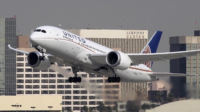 Perdana setelah 11 tahun, maskapai Amerika Serikat (AS) United Airlines membuka layanan penerbangan langsung rute Los Angeles, (AS) - Bangkok, Thailand.