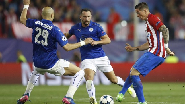 Manajer Leicester City, Craig Shakespeare, dipusingkan dengan pincangnya lini belakang jelang laga penentu menuju semifinal Liga Champions melawan Atletico.