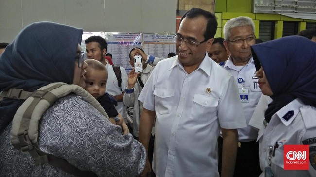 Menhub Budi Karya menyayangkan adanya tindakan pemukulan terhadap petugas keamanan penerbangan di Bandara Sam Ratulangi, Rabu (5/7).