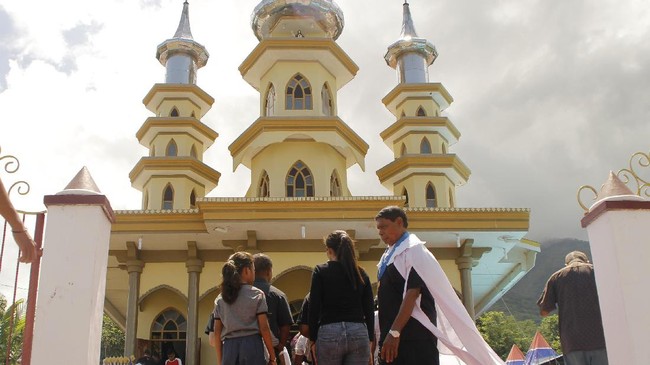 Perayaan Semana Santa rencananya dilaksanakan pada Larantuka, Flores Timur, NTT, namun ditunda untuk mencegah virus corona.
