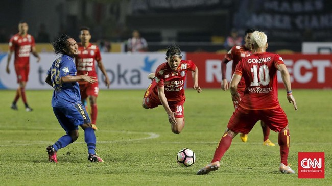 Meski regulasi pergantian lima pemain di Liga 1 masih menjadi perdebatan, Joko Driyono mengaku tahapan diskusi bersama FIFA bukan untuk mendapatkan persetujuan.