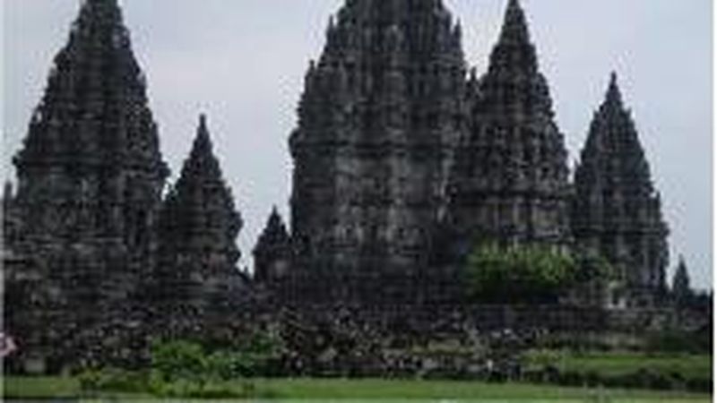 Dinas Pariwisata DIY Yogyakarta menggelar acara Mandiri Jogja Marathon (MJM) 2017 pada 23 April mendatang.