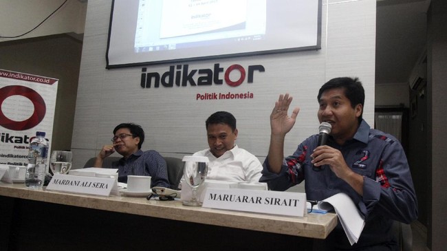 Berdasarkan hasil survei itu elektabilitas ketiga partai politik berada di bawah ambang batas parlemen (parliamentary threshold) yakni sebesar empat persen.