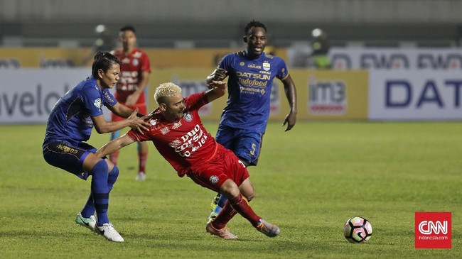Persib Bandung selangkah lagi mencatat rekor dalam sejarah kompetisi tertinggi di Indonesia. Yakni, tim yang paling banyak meraih hasil imbang.