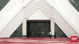 Masuk Soetta Tanpa SIKM, Diisolasi di Masjid Hasyim Asyari