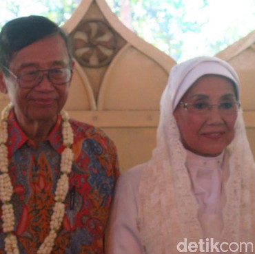 Perjalanan Cinta Nani Wijaya yang Menikah dengan Sahabat Mendiang Suami