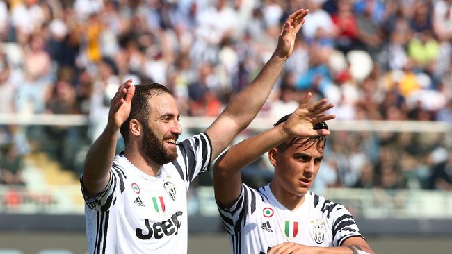Juventus kian menjauh dari kejaran para pesaing terdekatnya di Serie A. Sementara AS Roma yang berada di posisi kedua, kini dibayangi oleh Napoli.