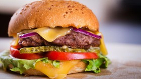 Bocah Delapan Tahun 'Curi' Mobil untuk Beli Cheeseburger