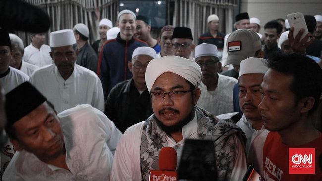 FPI: Koalisi Jokowi Cuma Pencitraan Minta Masukan Ormas Petinggi FPI Muchsin Alatas menganggap upaya merangkul koalisi Jokowi sebatas pencitraan karena masukan dari pihaknya selama ini tak pernah diakomodasi Jokowi.