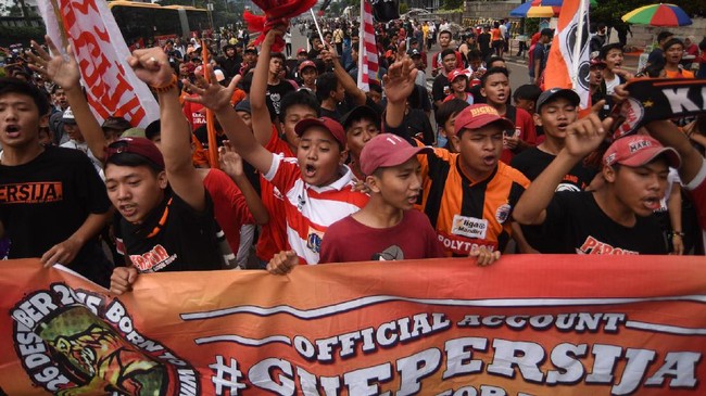 Manajer Persib, Umuh Muchtar, mengatakan ada satu syarat yang bisa membuat Jakmania datang ke Stadion Gelora Bandung Lautan Api, Sabtu (22/7) mendatang.