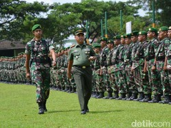 Batalion Yonif 315/ Garuda Diberangkatkan ke Papua