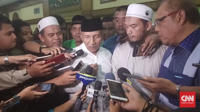 Amien Rais memilih berkunjung ke Kantor DPP PAN untuk menyaksikan perhitungan cepat hasil Pilkada DKI 2017.