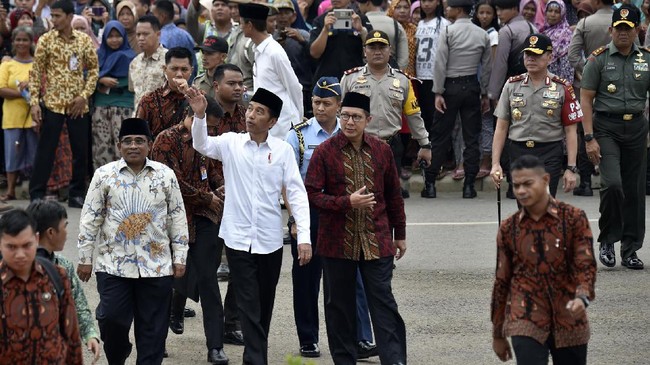 Jokowi menyatakan perbedaan pilihan dalam pesta demokrasi merupakan hal biasa, dan berharap tak memicu perpecahan. 