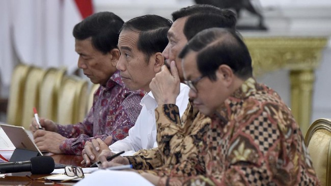 Sejumlah menteri kabinet Presiden Joko Widodo turun tangan mengurus persiapan pernikahan Kaesang Pangarep dan Erina Gudono di Yogyakarta.