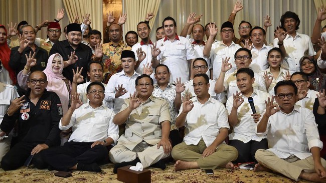 Bila memimpin Jakarta, Anies mengucapkan janji akan membereskan masalah-masalah ibu kota dan konsisten menjaga keadilan sosial.