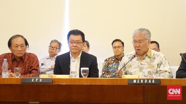 Pemerintah Indonesia juga mengingatkan kemungkinan perang dagang dari sikap Uni Eropa yang menganggu industri kelapa sawit.
