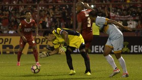 Mendiang Choirul Huda, Kiper Senior Pengayom Junior