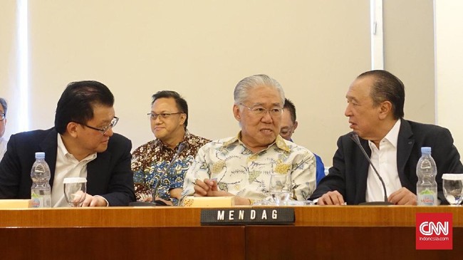 Kebijakan Harga Eceran Tetinggi (HET) untuk daging sapi, gula pasir, dan minyak goreng tetap berlaku hingga evaluasi pemerintah pada September mendatang