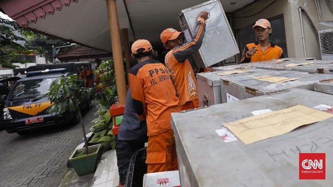 Eks Komisioner KPU Hadar Navis Gumay mengkhawatirkan kualitas pemilu yang menurun usai diksi faktual dihilangkan dalam verifikasi partai politik.