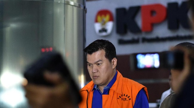 Saksi sidang kasus e-KTP menyebut Andi Narogong sosok pengusaha besar yang punya kemampuan melobi anggota DPR.