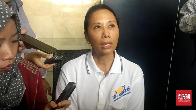 Menteri Rini menyebut, rangkap jabatan bisa menjalankan fungsi pembinaan dan pengawasan sekaligus oleh satu pejabat yang mengemban tugas.
