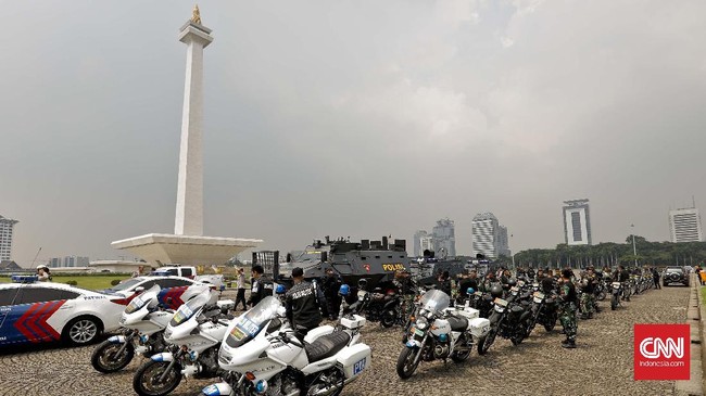 Kapolres Jakarta Timur membenarkan ada penangakapan terhadap delapan orang. Mereka hingga kini masih diperiksa di salah satu Polsek di Jakarta Timur.
