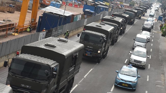 Kodam Jaya buka bunyi soal video viral dua truk membawa personil TNI masuk ke jalur car free day (CFD) di Jakarta Pusat.