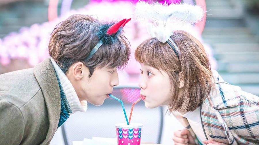 Lee Sung Kyung dan Nam Joo Hyuk Lee Sung Kyung dan Nam Joo Hyuk