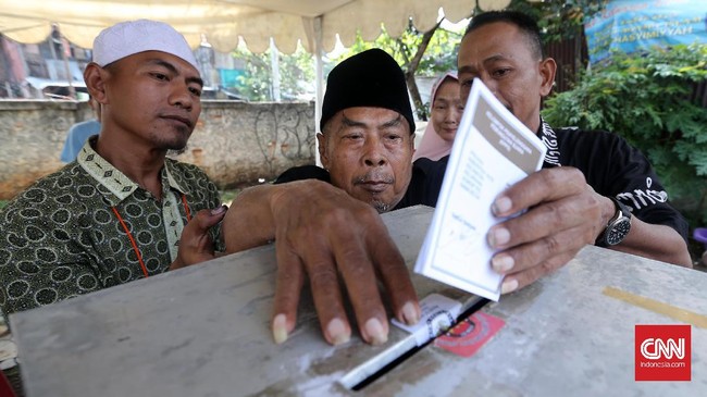 Ketua Komisi II DPR Muhammad Rifqinizamy Karsayuda menyebut omnibus law politik akan menggabungkan UU Partai Politik, UU Pemilu, dan UU Pilkada.