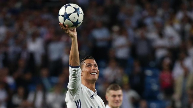 Cristiano Ronaldo berharap dirinya mendapatkan respek sepenuhnya dari suporter Real Madrid dan tak ada lagi yang menyiuli serta mencemoohnya.