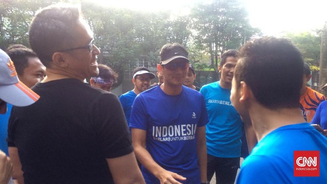 Saat joging sore bersama Menkes Budi, Sandiaga mengajak menyapa Presiden Terpilih saat lewat rumah Prabowo Subianto, Jakarta.