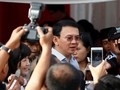 Ribuan Warga Antre, Ahok Batasi Foto